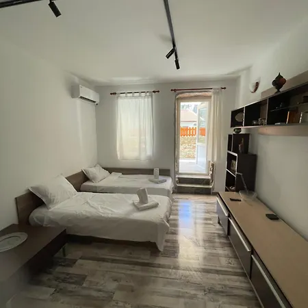 Πανσιόν Sveji Garden